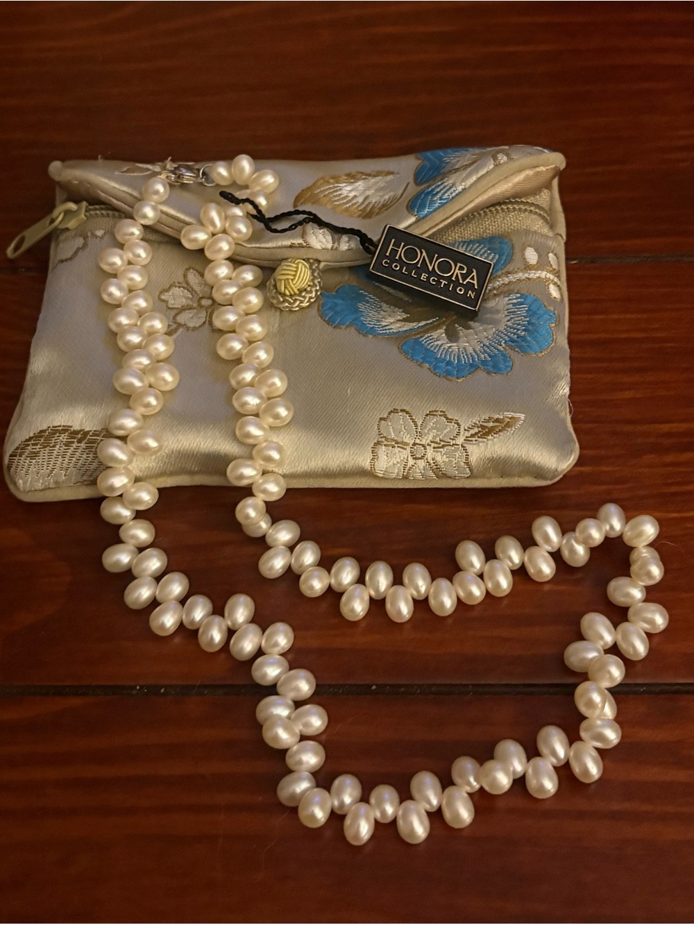 Honora White Freshwater Pearl Cluster Necklace 18” with pouch